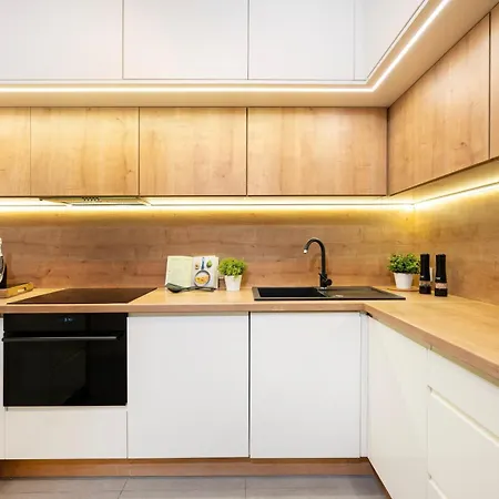 Elegant Manufaktura 2br & 2 Baths & Parking *