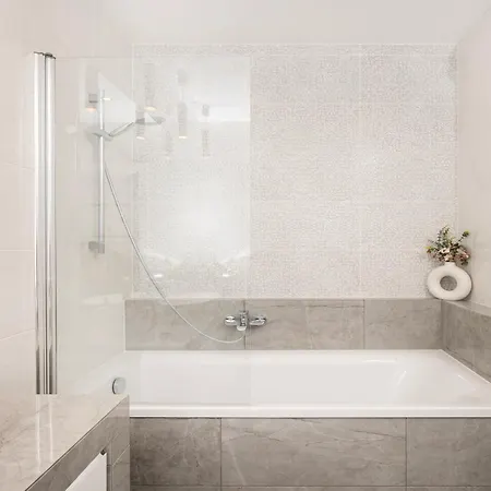 Lägenhet Elegant Manufaktura 2br & 2 Baths & Parking Łódź