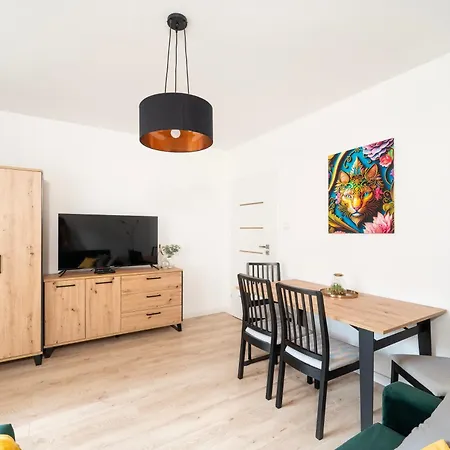 Elegant Manufaktura 2br & 2 Baths & Parking