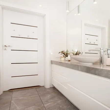 Lägenhet Elegant Manufaktura 2br & 2 Baths & Parking *
