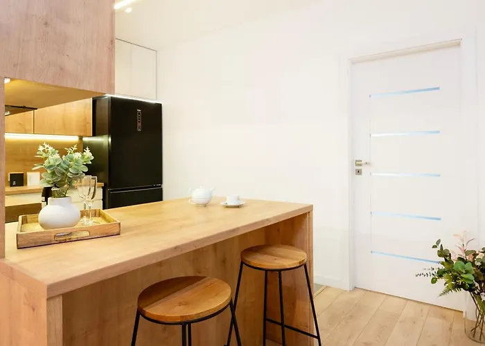 Manufaktura - Z Parkingiem I Dwoma Lazienkami Łódź